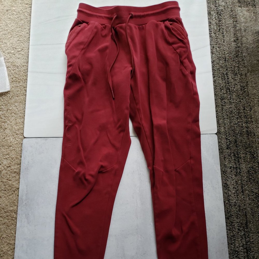 Alphalete Identity Pro Jogger in Major Red